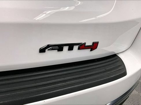 Used 2024 GMC Yukon XL AT4 AWD/4WD image 9