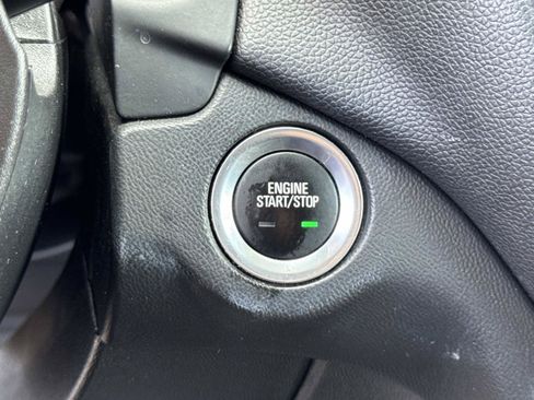 Used 2020 Chevrolet Equinox LT FWD image 19