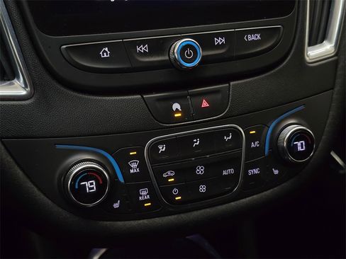 Used 2020 Chevrolet Malibu LT image 28