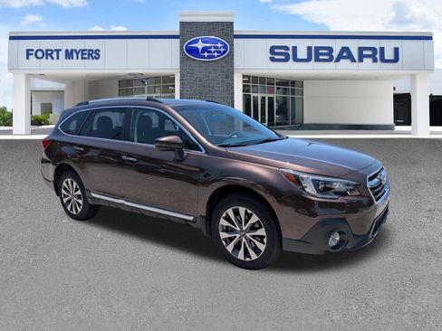 Used 2019 Subaru Outback 3.6R Touring w/ Popular Package #3A AWD/4WD image 2