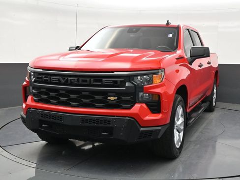 Used 2022 Chevrolet Silverado 1500 Custom w/ LPO, Dark Essentials Package RWD image 8