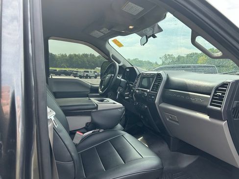 Used 2019 Ford F250 XLT w/ XLT Value Package AWD/4WD image 12