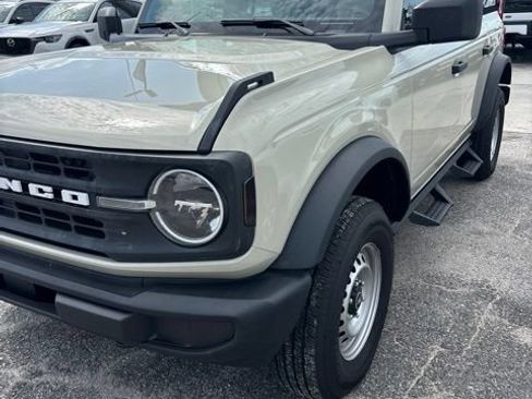 Used 2025 Ford Bronco 4-Door AWD/4WD image 3
