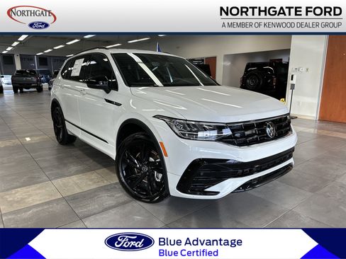 Used 2024 Volkswagen Tiguan SE R-Line image 1