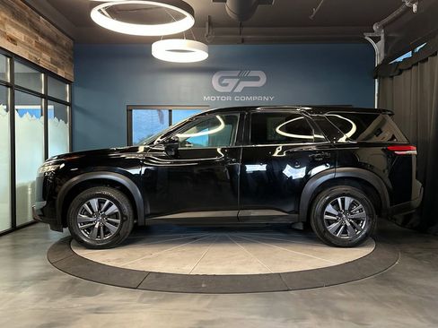 Used 2022 Nissan Pathfinder S AWD/4WD image 6