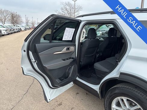 Used 2025 Ford Explorer Active AWD/4WD image 35