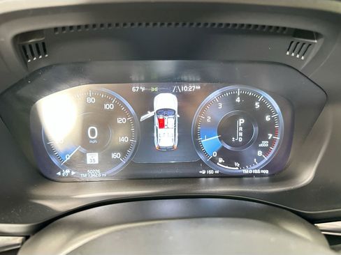 Used 2019 Volvo XC60 T6 Momentum w/ Advanced Package image 11