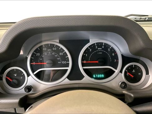 Used 2010 Jeep Wrangler Unlimited Sahara w/ Mopar Chrome Edition Group AWD/4WD image 13