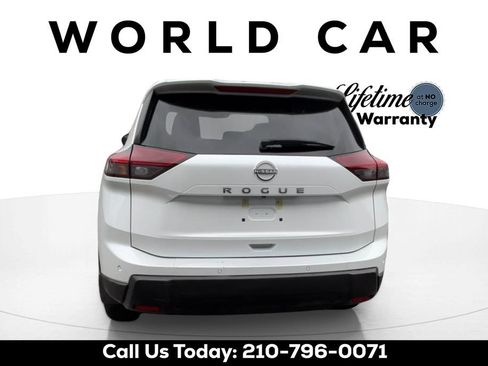 Used 2025 Nissan Rogue S image 4