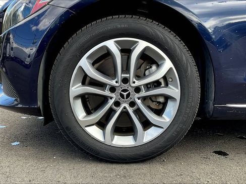 Certified 2018 Mercedes-Benz C 300 4MATIC Sedan image 36