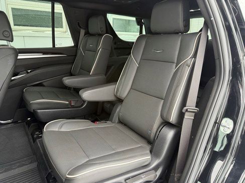 Certified 2025 Cadillac Escalade Premium Luxury image 25