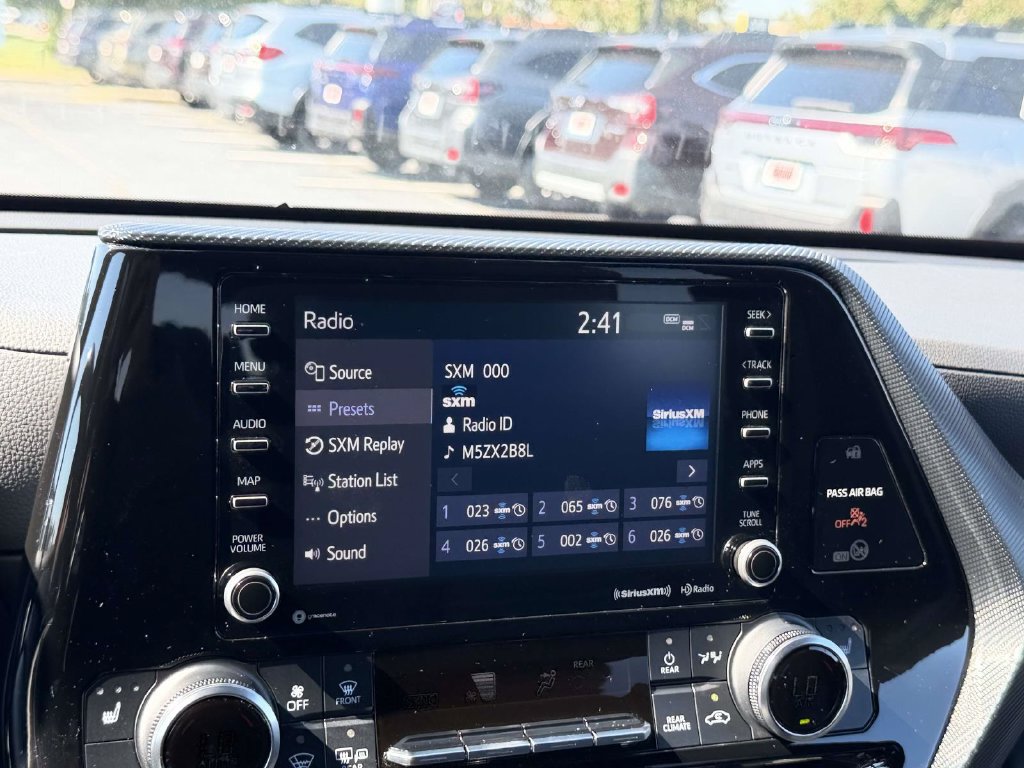 Used 2021 Toyota Highlander XSE AWD/4WD image 22
