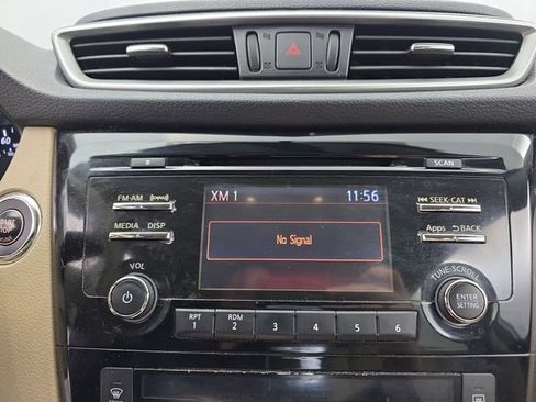 Used 2015 Nissan Rogue SV image 22