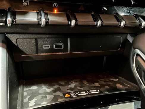 Used 2024 Chevrolet Colorado LT w/ LT Convenience Package II image 30