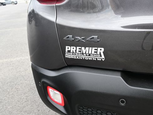 Used 2021 Jeep Renegade Latitude w/ Luxury Group II image 9