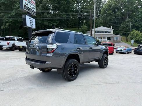 Used 2020 Toyota 4Runner SR5 Premium w/ Moonroof Package AWD/4WD image 4