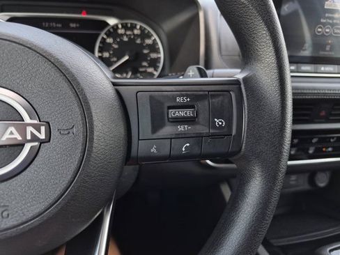 Used 2023 Nissan Rogue S FWD image 18