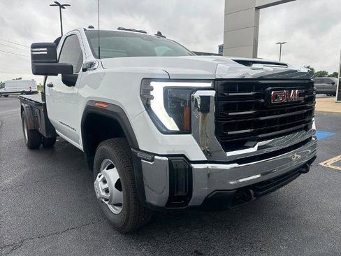 Used 2024 GMC Sierra 3500 Pro w/ Convenience Package AWD/4WD image 2