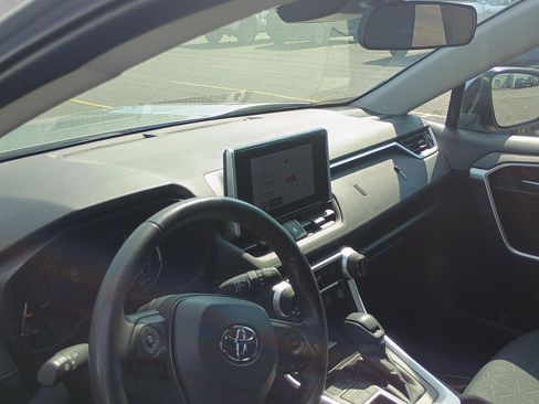 Used 2024 Toyota RAV4 XLE w/ Convenience Package AWD/4WD image 4