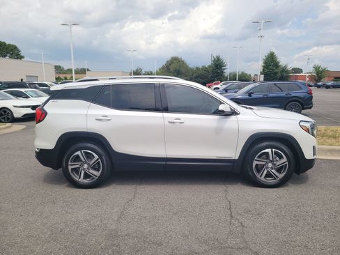 Used 2021 GMC Terrain SLT FWD image 2