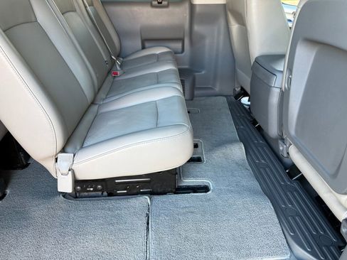 Used 2017 Nissan NV 3500 SL image 19