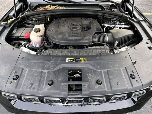 Used 2023 Jeep Grand Cherokee Overland w/ MOPAR Finishing Package image 5