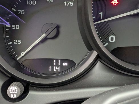 New 2026 Porsche Macan image 18