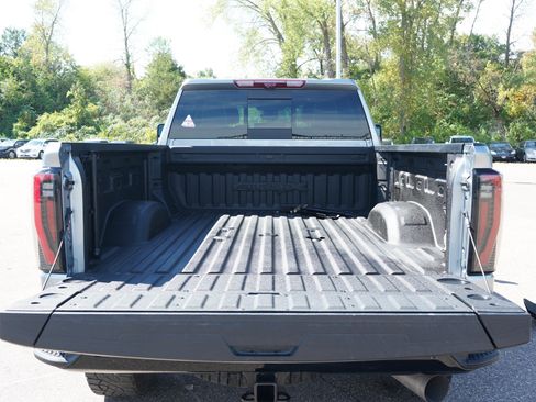 Used 2024 GMC Sierra 2500 AT4X AWD/4WD image 16