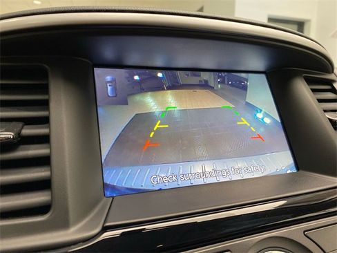 Used 2020 Nissan Pathfinder SV image 24