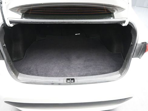 Used 2022 Toyota Corolla LE FWD image 22