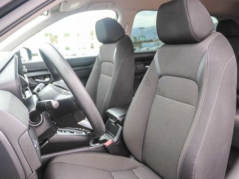Used 2024 Honda CR-V LX image 17
