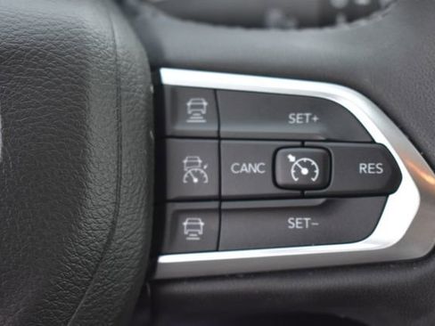 Used 2025 Jeep Compass Limited AWD/4WD image 28