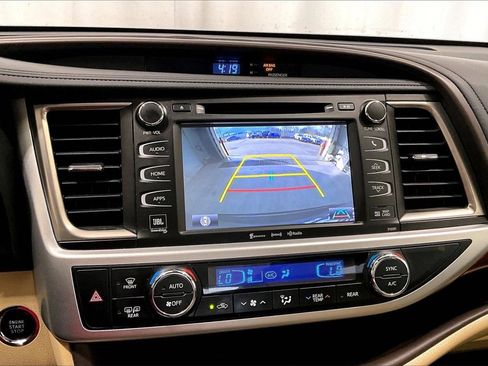 Used 2019 Toyota Highlander Limited Platinum image 24
