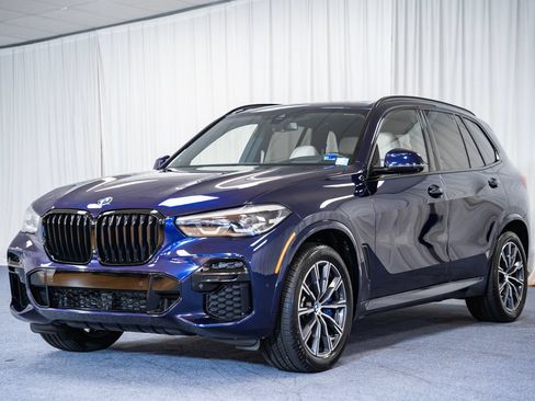 Used 2022 BMW X5 M50i w/ Premium Package AWD/4WD image 3