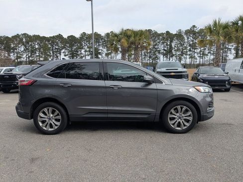 Used 2022 Ford Edge Titanium image 3