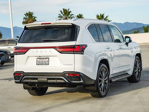 Used 2024 Lexus LX 600 F Sport image 7