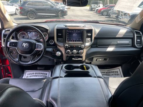 Used 2019 RAM 1500 Laramie AWD/4WD image 10