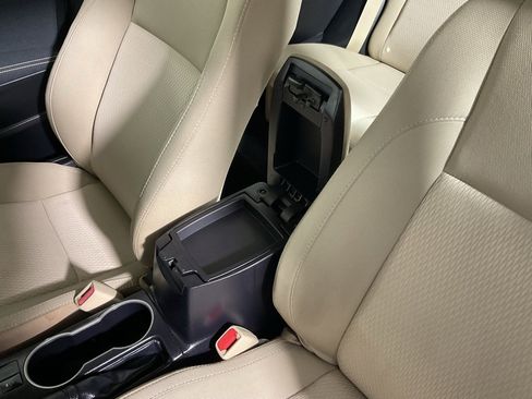 Used 2014 Toyota Corolla L image 27