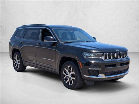 Used 2024 Jeep Grand Cherokee L Limited w/ Trailer Tow Package AWD/4WD image 3