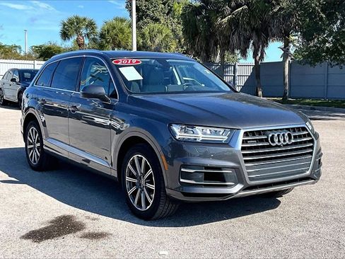 Used 2019 Audi Q7 3.0T Premium Plus image 2