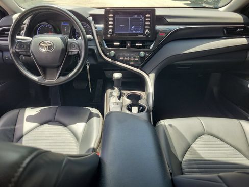 Used 2024 Toyota Camry SE FWD image 11