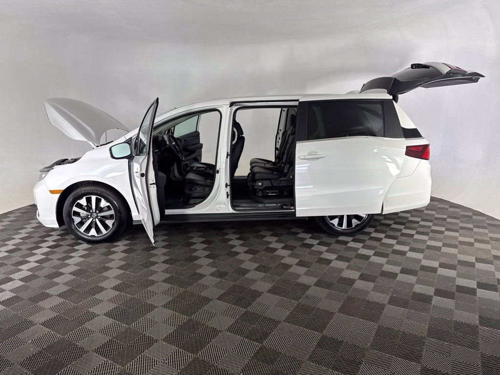 Used 2025 Honda Odyssey EX-L image 10