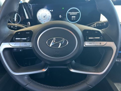 Used 2023 Hyundai Elantra Limited image 23