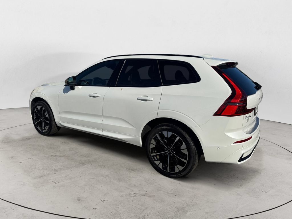 Certified 2026 Volvo XC60 B5 Plus AWD/4WD image 4