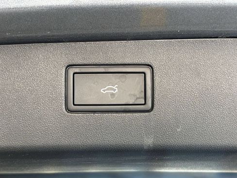 Used 2026 Volkswagen Tiguan SE FWD image 23