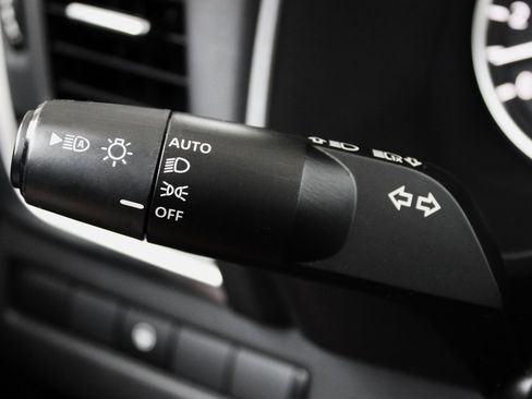 Certified 2023 Nissan Rogue SV image 33