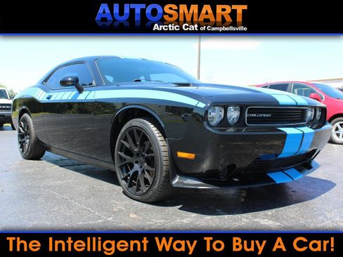 Used 2014 Dodge Challenger SXT RWD image 1