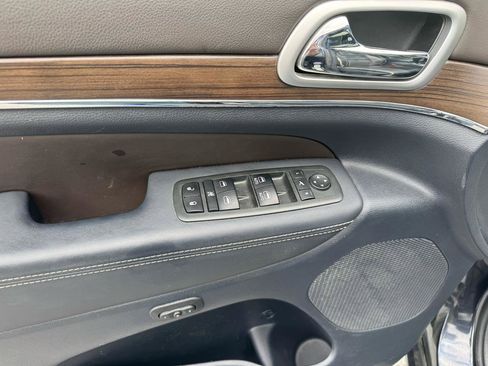 Used 2014 Jeep Grand Cherokee Overland w/ Advanced Technology Group image 14