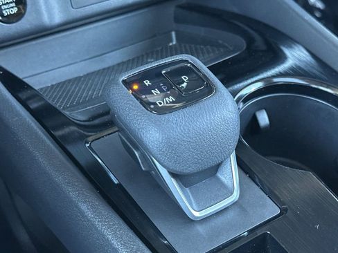 Used 2025 Nissan Rogue SV w/ SV Premium Package image 21