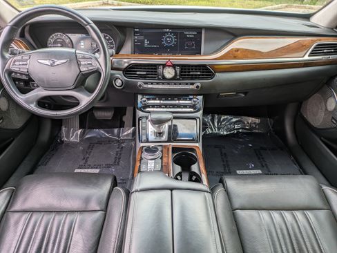 Used 2017 Genesis G90 3.3T Premium image 16